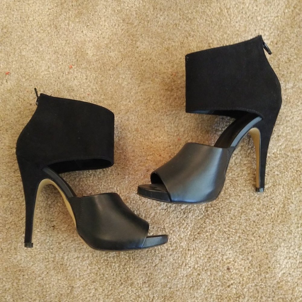 APT. 9 Black Leather & Suede Zippered Heels - 6.5M